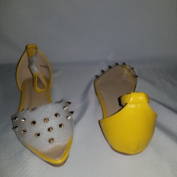 Women's Sandals - Picture 3 of 3